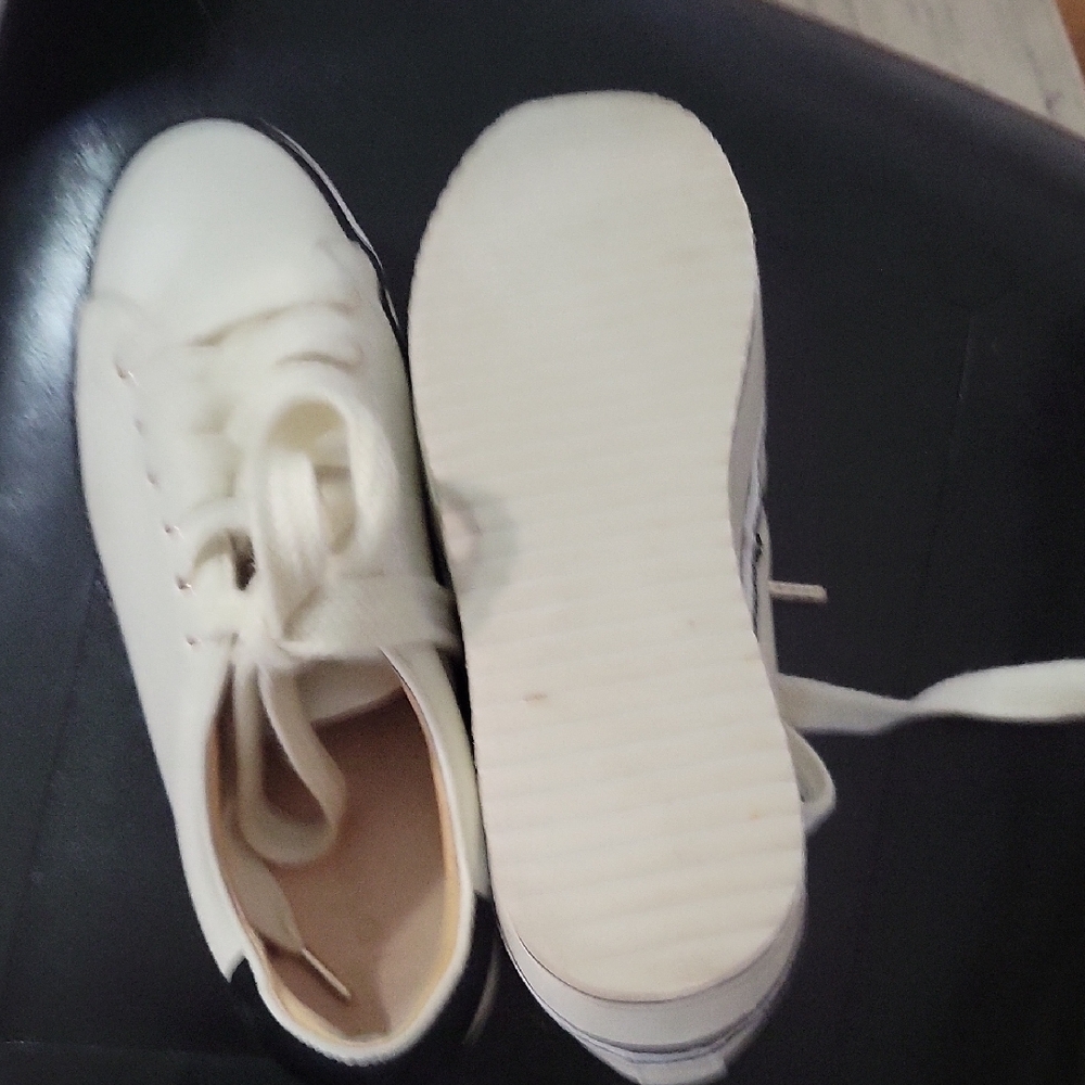 Joie Dabnis Platform Sneakers - Picture 4 of 12